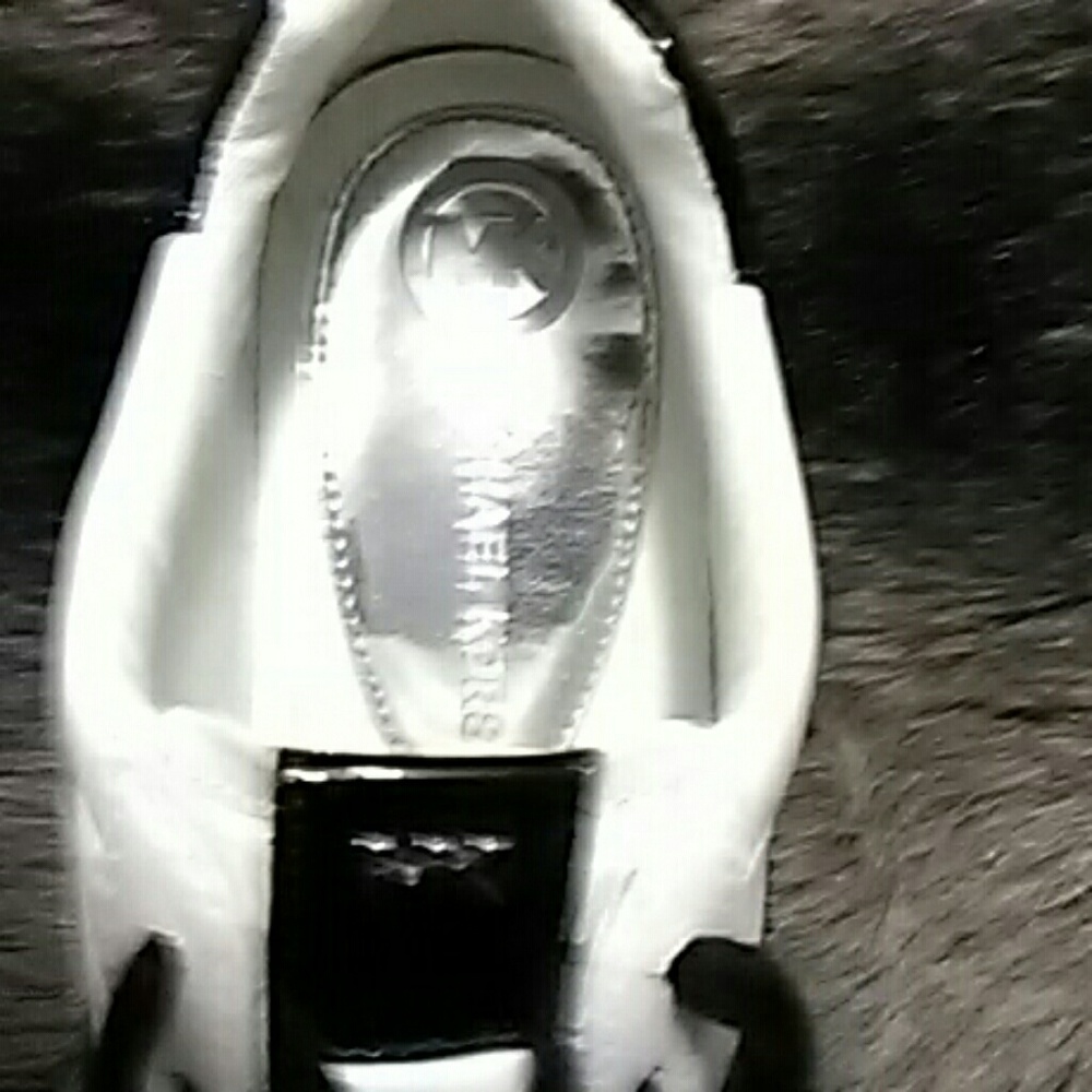 Shoes - Picture 2 of 5
